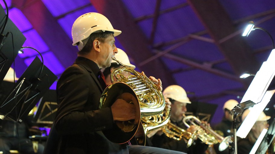 Titelmotiv – Zukunftsmusik braucht Energie - Wandelkonzert durch das Kraftwerk Lippendorf :: https://www.saechsische-blaeserphilharmonie.de/medien/bilder/jevents/thumbnails/thumb_6422a096b6ead4.77014481.jpeg