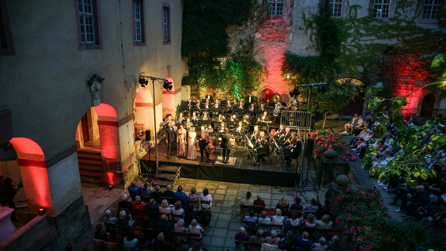 (c)StefanieSchennerlein Titelmotiv – Open-Air Schlosskonzert