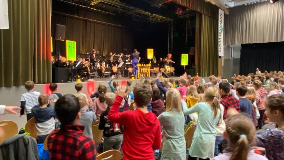Das macht ein Dirigent - Das Orchesterhaus.jpeg Titelmotiv – Schülerkonzert