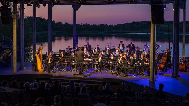 s_sbp_biedermeierstrand-c-maximilianzwiener | S&auml;chsische Bl&auml;serphilharmonie - Programme