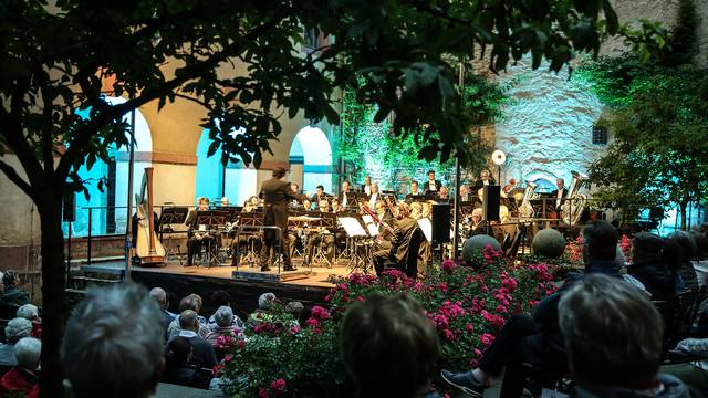 s_sbp_schlosstrebsen2025_1web-2 | S&auml;chsische Bl&auml;serphilharmonie - Programme